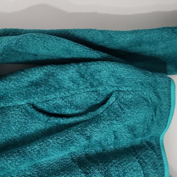 Patagonia Turquoise Fleece Women's Sweater - Picture 2 of 6